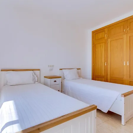 Al Sakia 2bdr Com Piscina E Ar Condicionado 쿼테이라