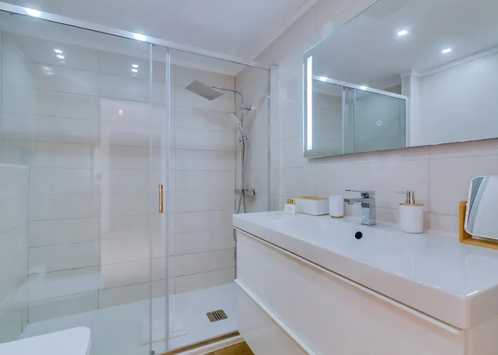 Al Sakia 2bdr Com Piscina E Ar Condicionado Lägenhet Quarteira