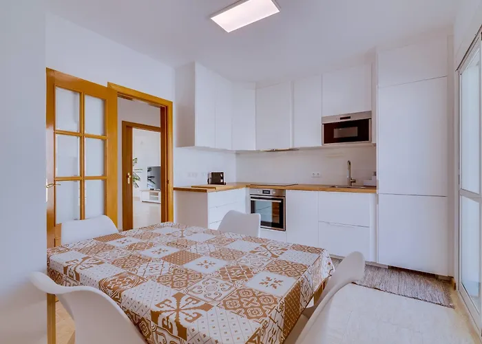 Al Sakia 2bdr Com Piscina E Ar Condicionado Lägenhet
